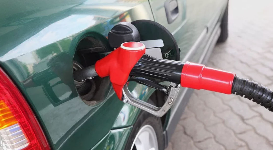 Prețurile carburanților în Moldova sunt în scădere.