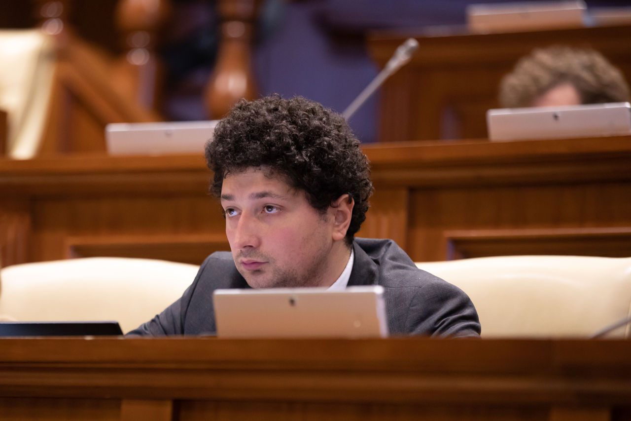 Мариан призвал ГП проверить, законно ли партия «Шор» снимала офисы в аэропорту.
