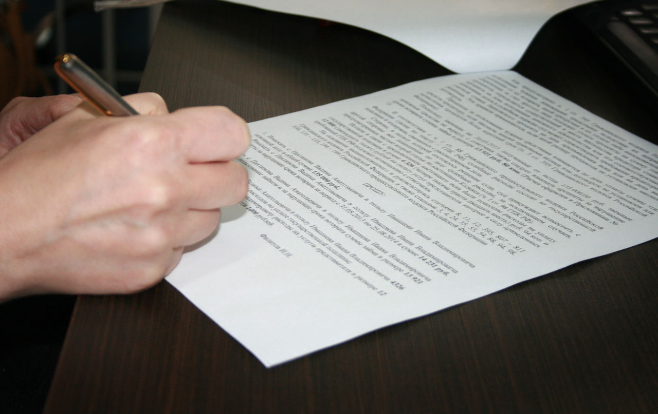 Профсоюзники советуют работни­кам не подписывать такие договоры.
