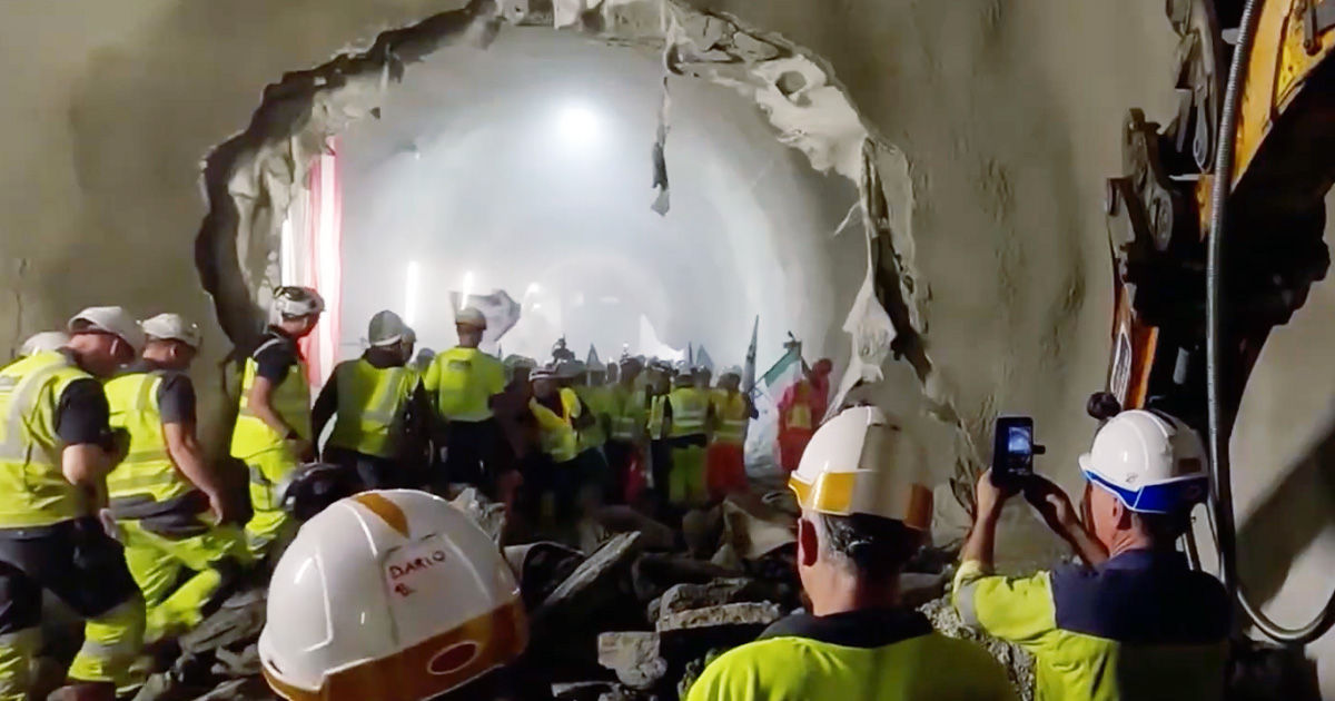 Sub Alpi se construiește cel mai lung tunel feroviar din lume.