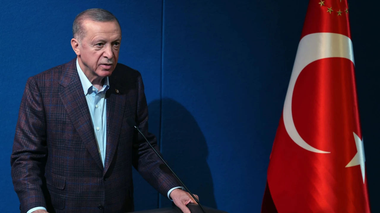Erdogan a numit protestele împotriva reținerii primarului Istanbulului „o mișcare violentă”.