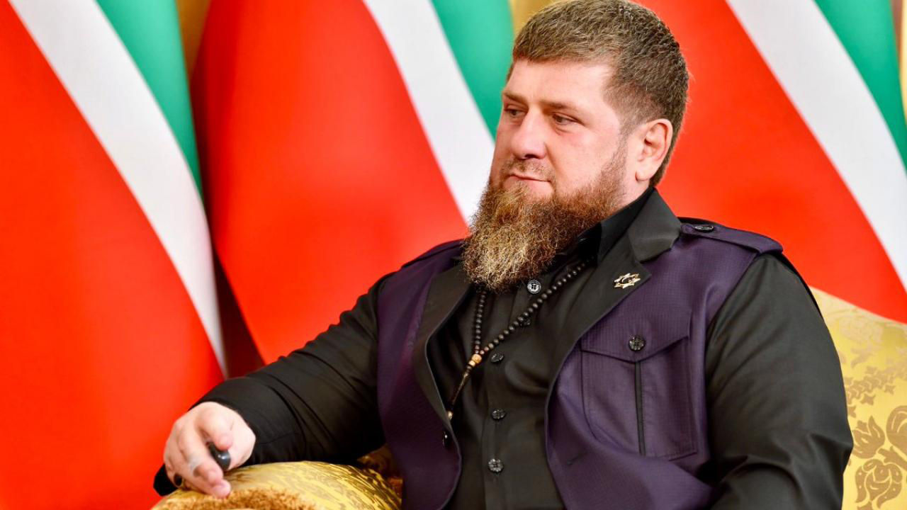Кадыров сравнил поведение западных стран с лаем щенят.