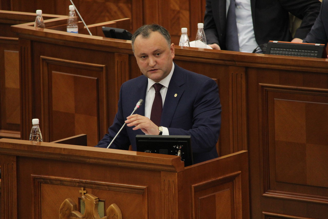 Fiind întrebat despre perioada cînd era student, Igor Dodon a spus că a fost vesel şi captivant. Foto: curentul.md