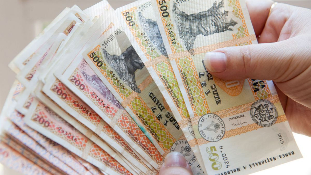 Правительство выделило более 70 млн леев на зарплаты работников школ.