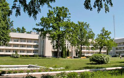 Артек пока будет размещаться в Пуще-Озерной. Фото: ozerna.com.ua