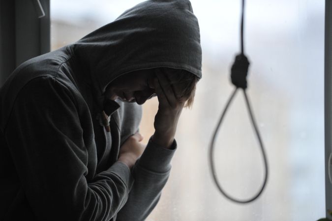 Un adolescent de 17 ani a fost găsit spânzurat în căminul Școlii profesionale din oraș.