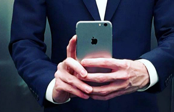 В iPhone 7 обнаружили постороннее шипение.