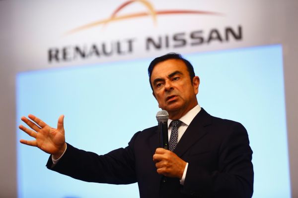 Nissan назвал сфабрикованными письма по делу Карлоса Гона.