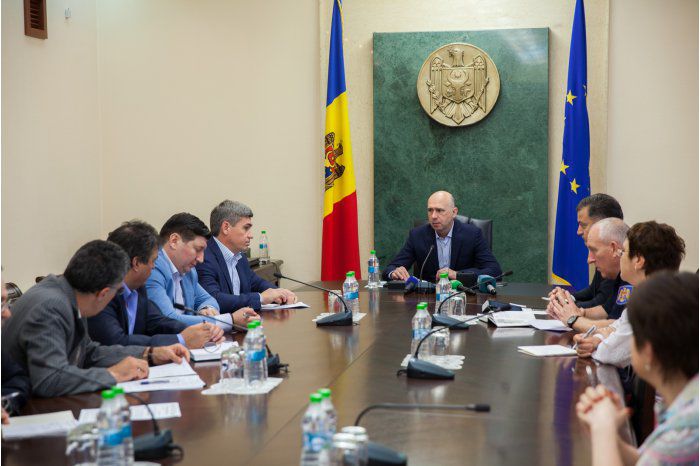 Проблемы, созданные непогодой, обсудили на экстренном заседании правительства.