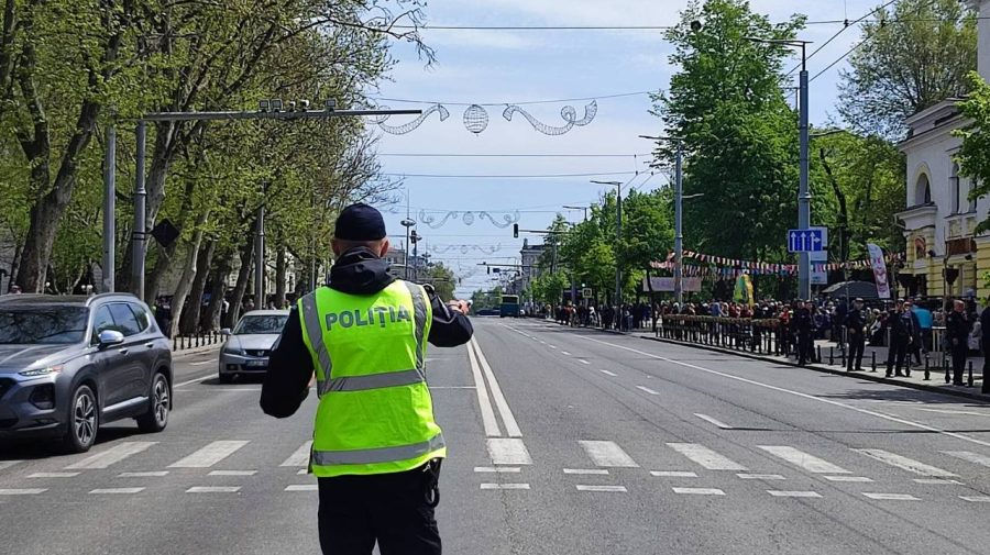 В связи с акцией протеста движение общественного транспорта изменено.