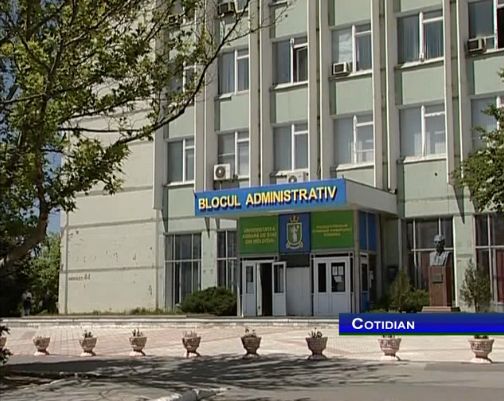 Причиной несчастного случая послужила неосторожность и отсутствие страховочного снаряжения.
