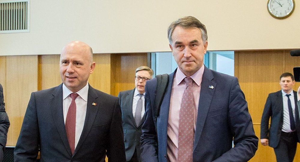 Pavel Filip a promis că executivul pe care îl conduce preferă să nu discute despre unele realizări în avans. Foto: Guvernul Republicii Moldova