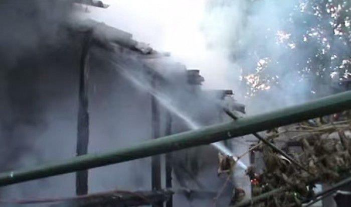 O casă din Ghidighici a luat foc. Foto: dse.md