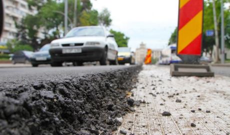 Finisarea lucrărilor de reparaţie de pe bulevardul Ştefan cel Mare şi Sfânt ar putea întârzia cu o lună. 
