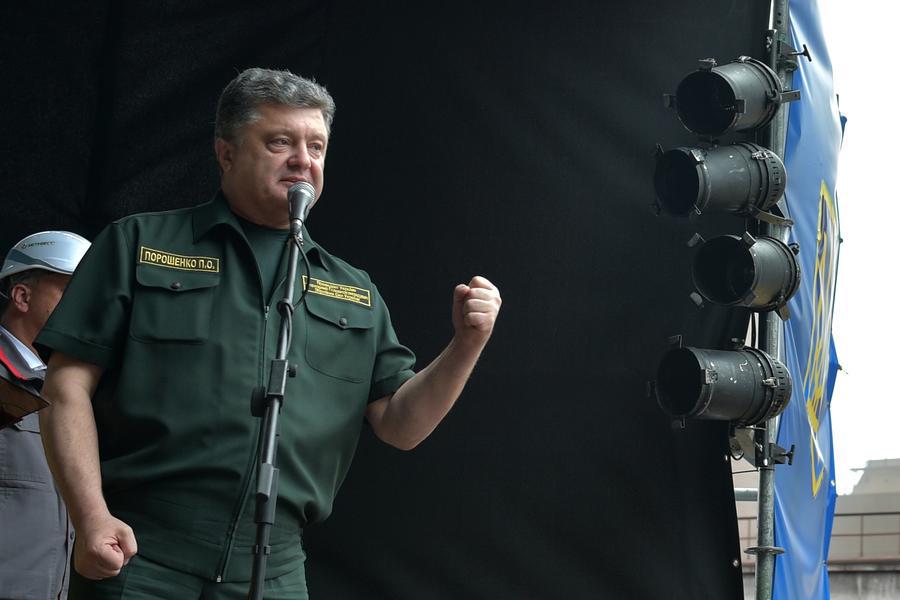 Несмотря на обещание вернуть Украине Крым, Порошенко продаёт там свой завод.