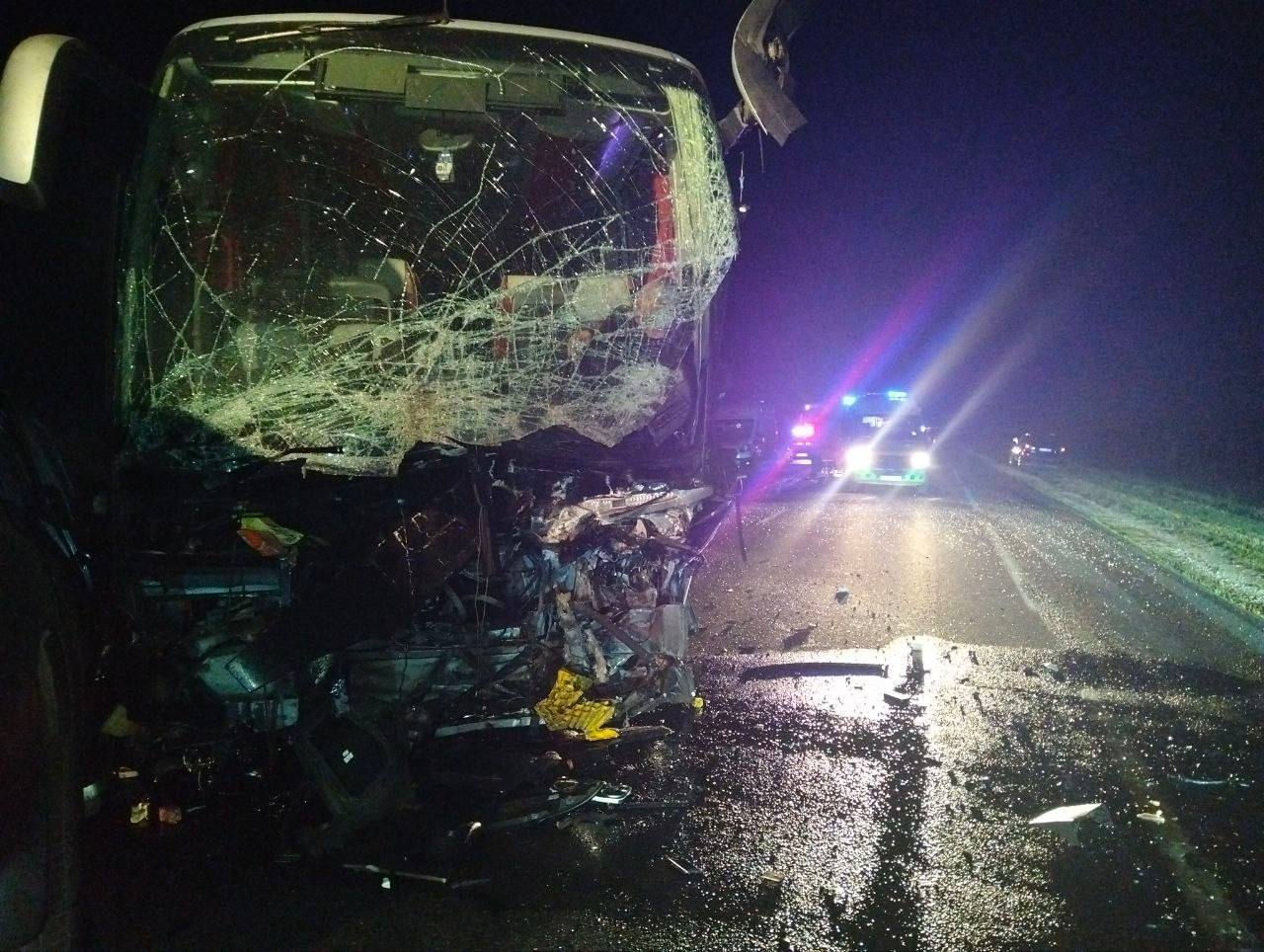 Погибшими в страшном ДТП с автобусом и Toyota Land Cruiser оказались братья.