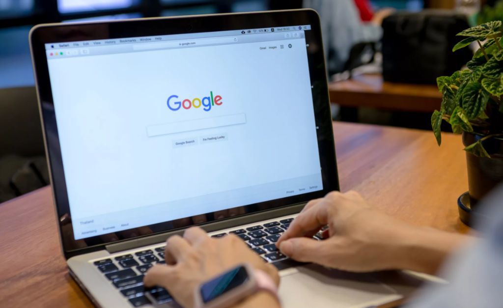 Самые популярные запросы в Google в 2021 году касались здоровья.