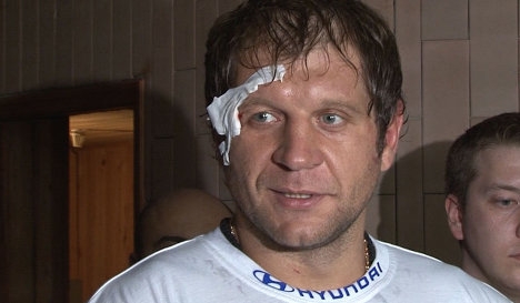 Cunoscutul luptator rus Alexandr Emilianenko, acuzat ca a violat o moldoveanca in luna aprilie si a disparut, a fost retinut de politie.
