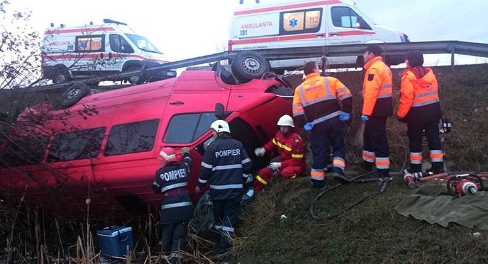 Poliția investighează cauzele producerii accidentului.