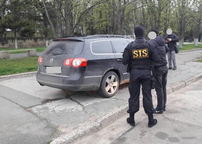Раскрыта группировка, занимающаяся шантажом, нелегальной миграцией и отмыванием денег.