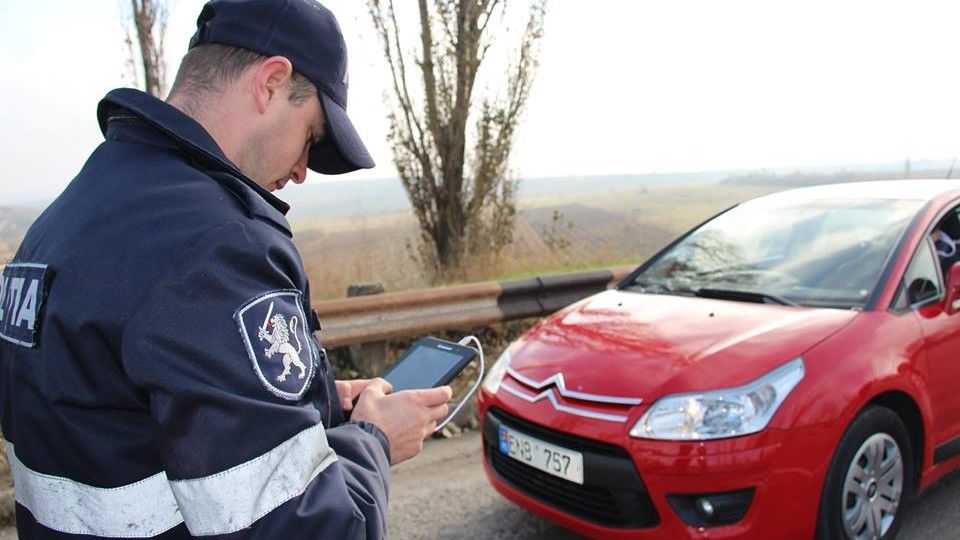Un bărbat a câştigat procesul în care era învinuit că a condus în stare de ebrietate. 