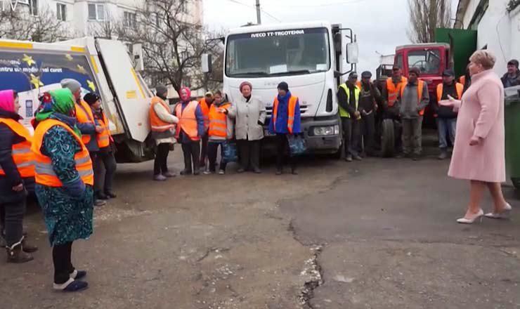 В Каушанах протестовали работники предприятия по уборке мусора.