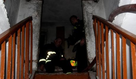 Pompierii au intervenit în forţă pentru a lichida un incendiu dintr-un bloc de locuit din sectorul Râşcani al capitalei.