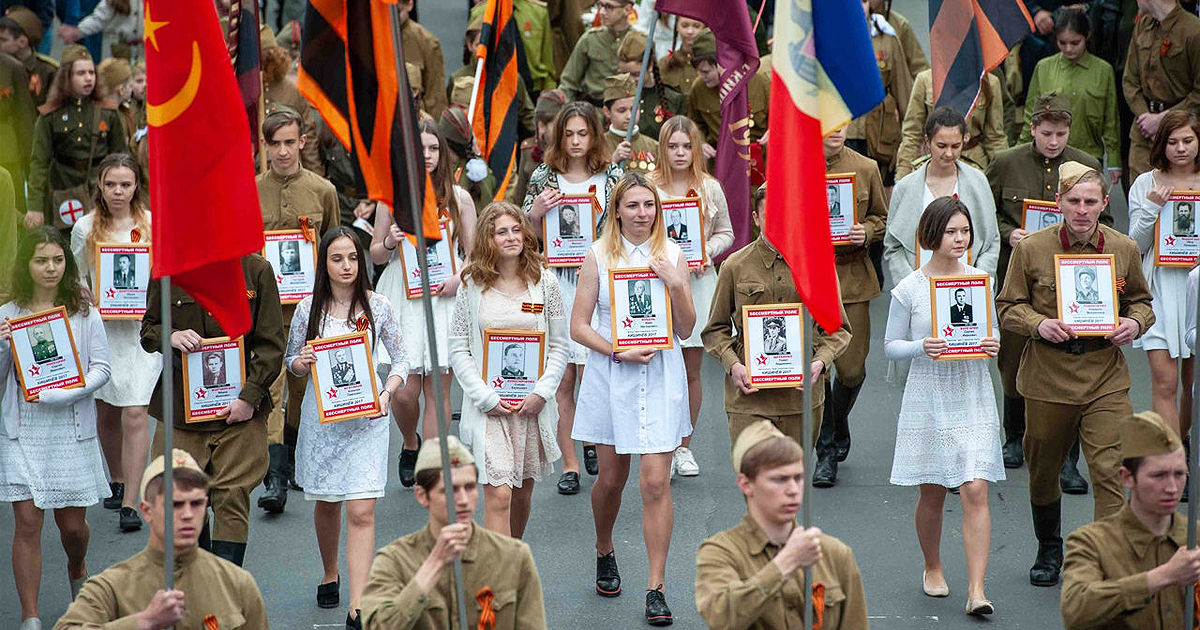 "Молодая гвардия" призывает молодежь участвовать в "Марше Победы" 9 мая.