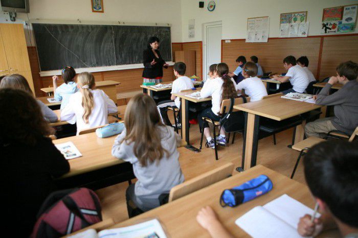 Moldovenii au trecut cu greu de primul examen din viața lor – examenul „celor șapte ani de acasă”. Foto: diez.md