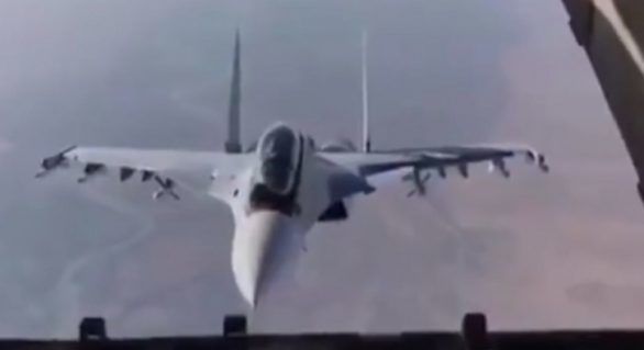 Avion rus de vânătoare, filmat în spaţiul aerian al Siriei