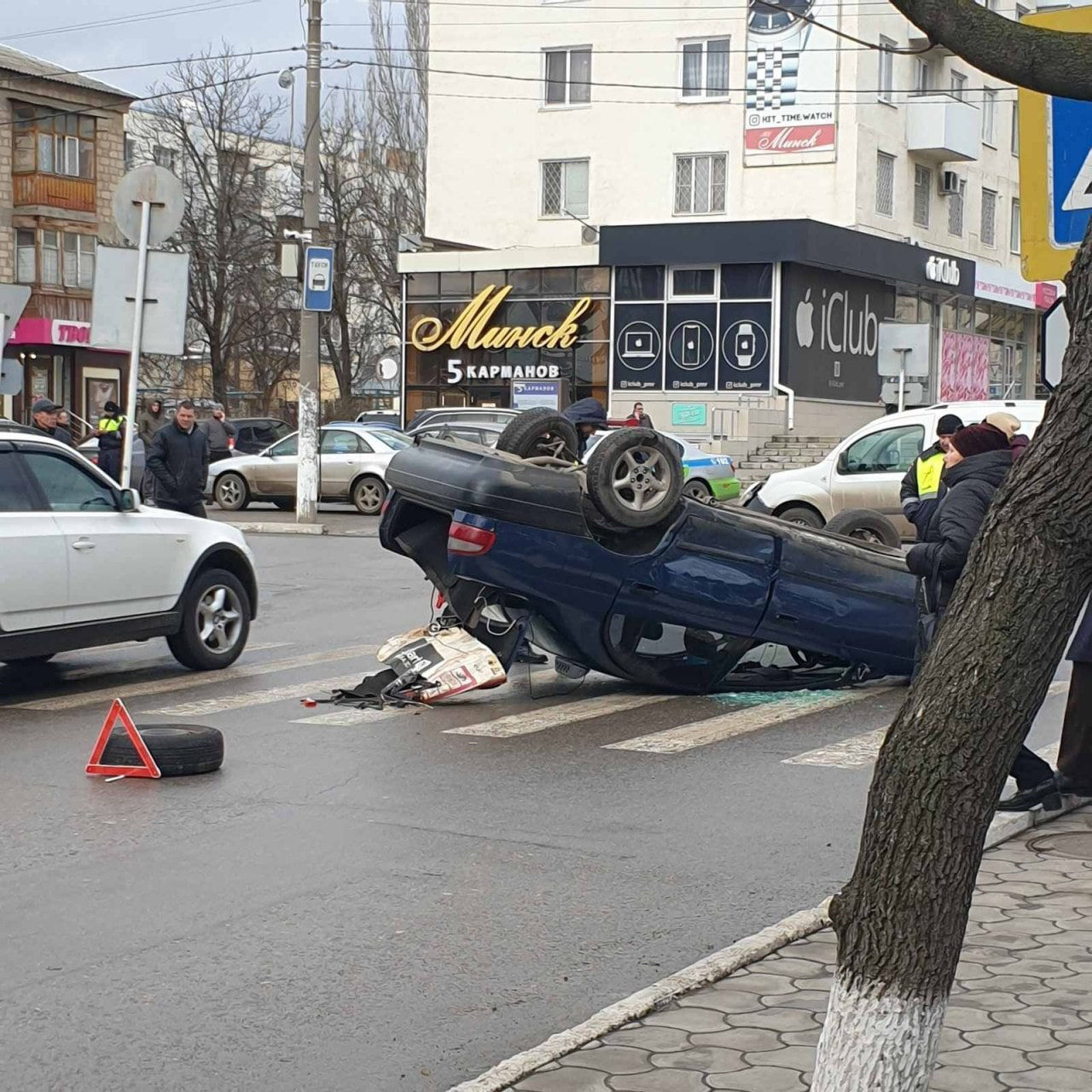 В центре Тирасполя столкнулись два автомобиля.