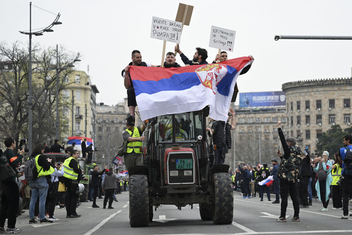 CEDO a cerut Serbiei să răspundă la acuzațiile privind utilizarea unei arme sonore.