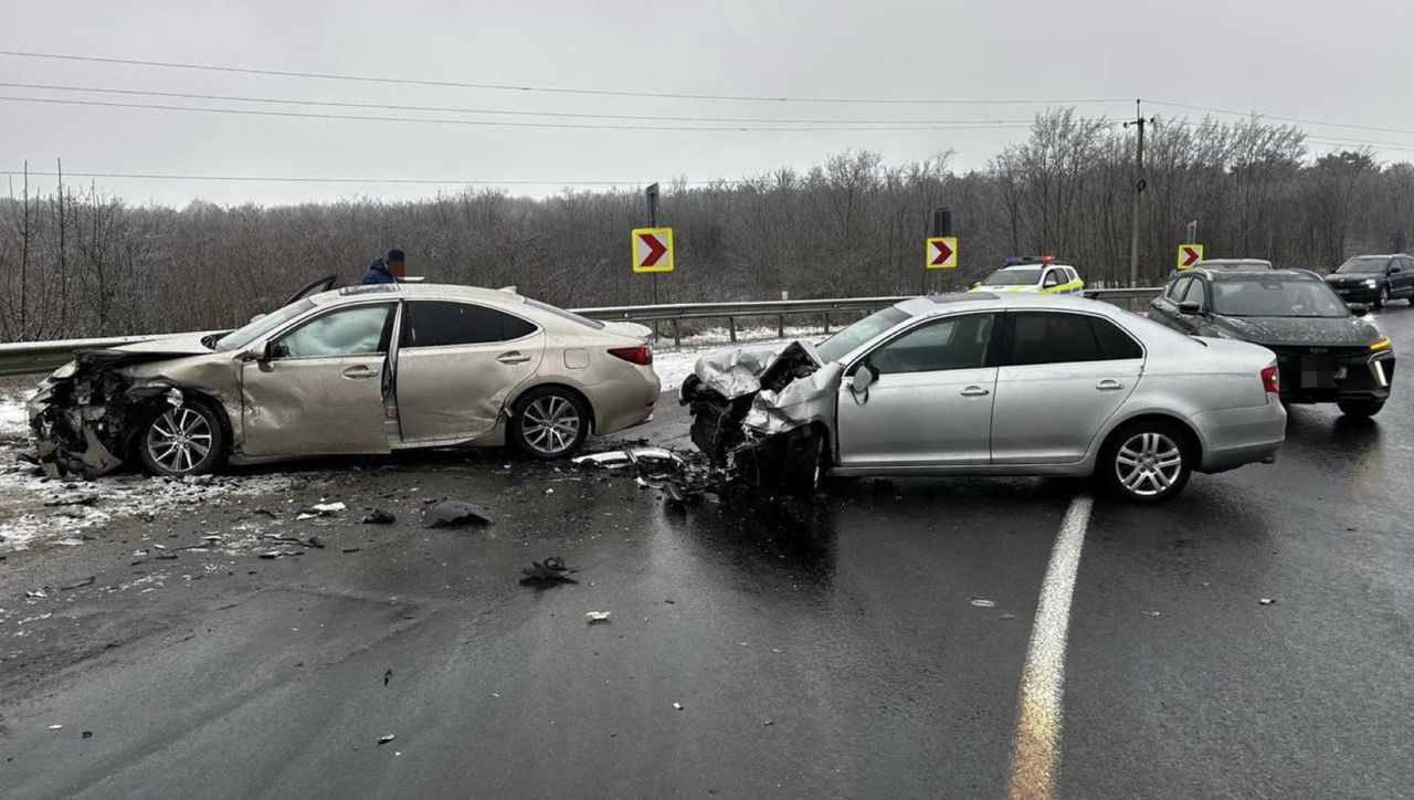 Cinci accidente rutiere s-au produs la Orhei din cauza condițiilor meteo nefavorabile.