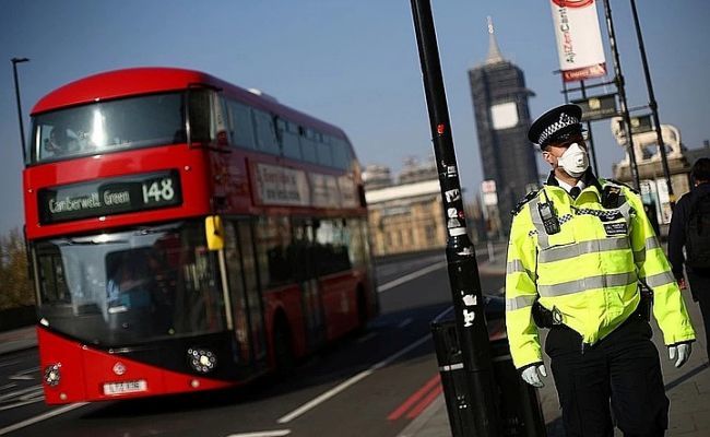 Джонсон заявил об отсутствии альтернатив введению карантина в Великобритании.