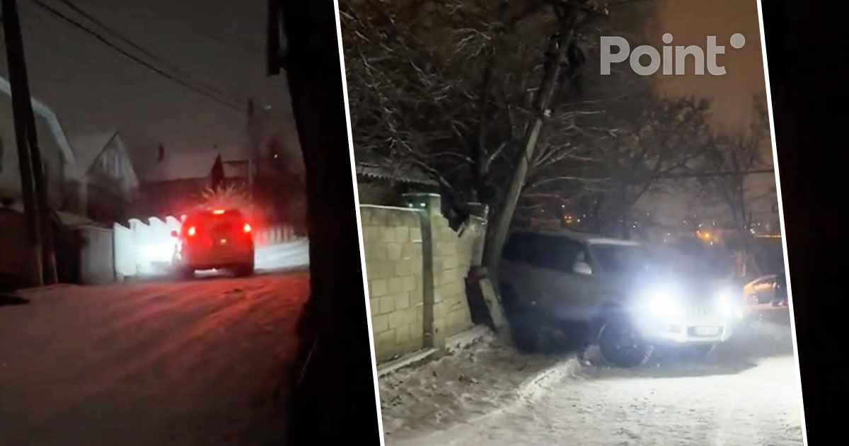 O mașină a alunecat înapoi și s-a izbit într-un gard la Durlești din cauza gheții.