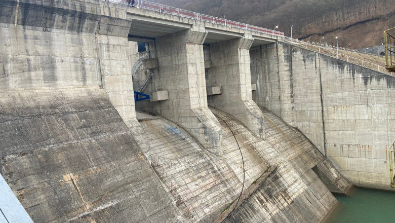 В Румынии закончили крупнейшую плотину спустя 35 лет после начала работ.