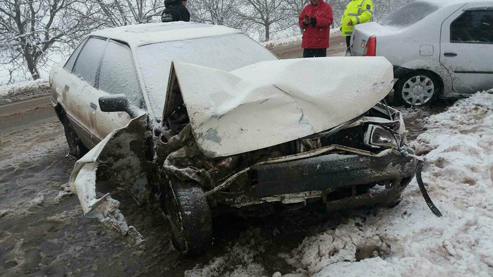 Trei persoane au ajuns la spital, în urma unui accident rutier produs la Soroca.