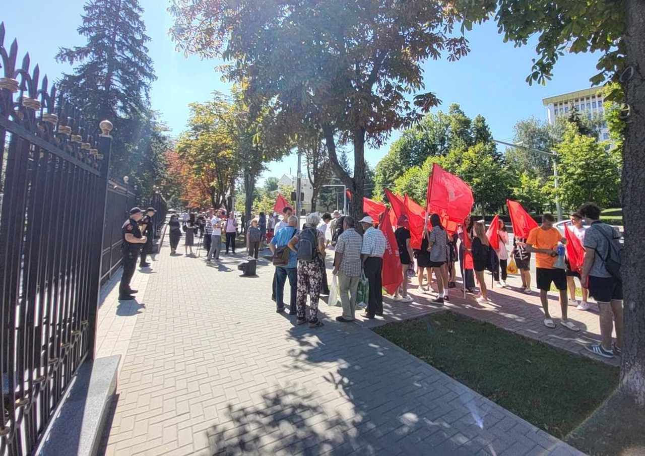 В PAS отреагировали на акцию протеста партии «Возрождение» против цензуры.