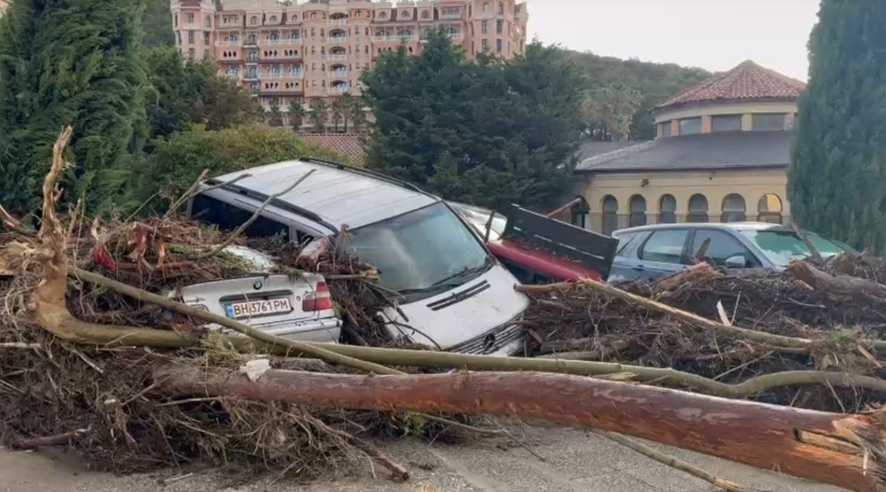 Inundațiile din Bulgaria au distrus stațiunea Elenite, populară printre moldoveni.