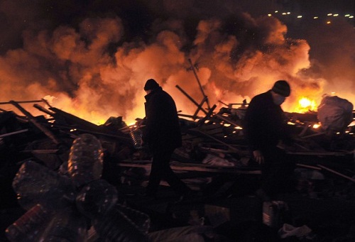 Patruzeci şi două de persoane, potrivit poliţiei, au murit vineri, la Odesa, în confruntările care au avut loc între apărători ai unităţii Ucrainei şi separatişti proruşi.