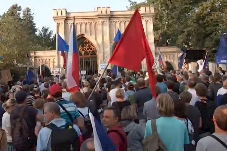 В Праге акция в память о событиях 1968 года переросла в протесты.