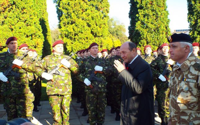 Бэсеску оправдал действия военного преступника Иона Антонеску.