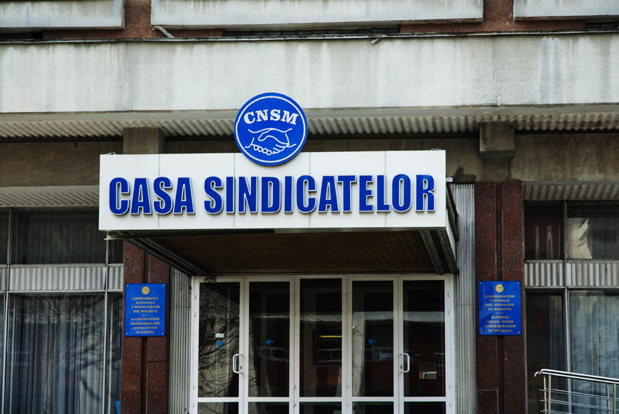 Moneda unică europeană a crescut cu 6,5% de la începutul anului, iar dolarul american – cu peste 7,8%.