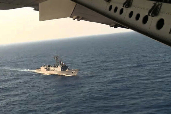 Поиски обломков самолета А320 авиакомпании EgyptAir идут в радиусе сорока миль.