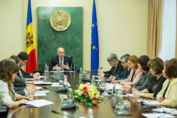 Premierul s-a referit la acțiunile deja întreprinse de executiv pentru ameliorarea mediului de afaceri. 