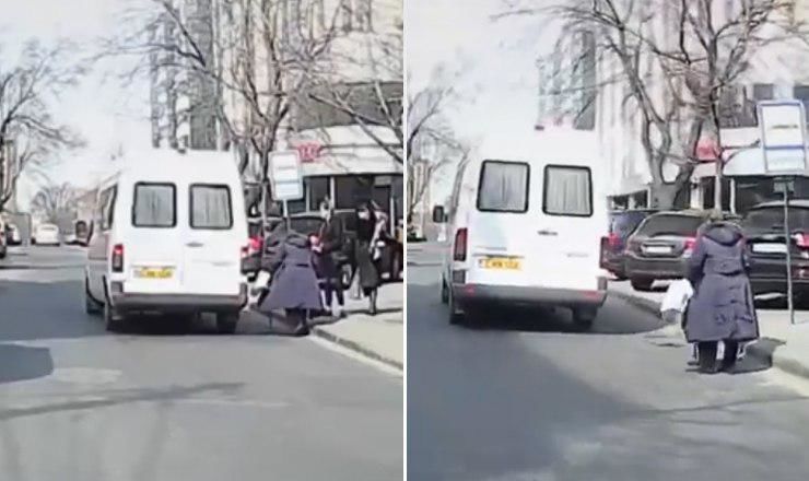 Водитель столичной маршрутки не стал ждать женщину с тростью.