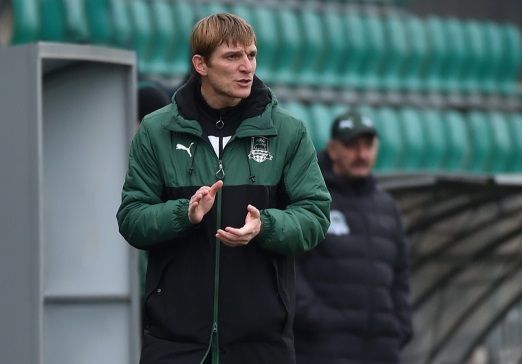 Гражданин Молдовы Игорь Пикущак признан лучшим футбольным тренером Армении.