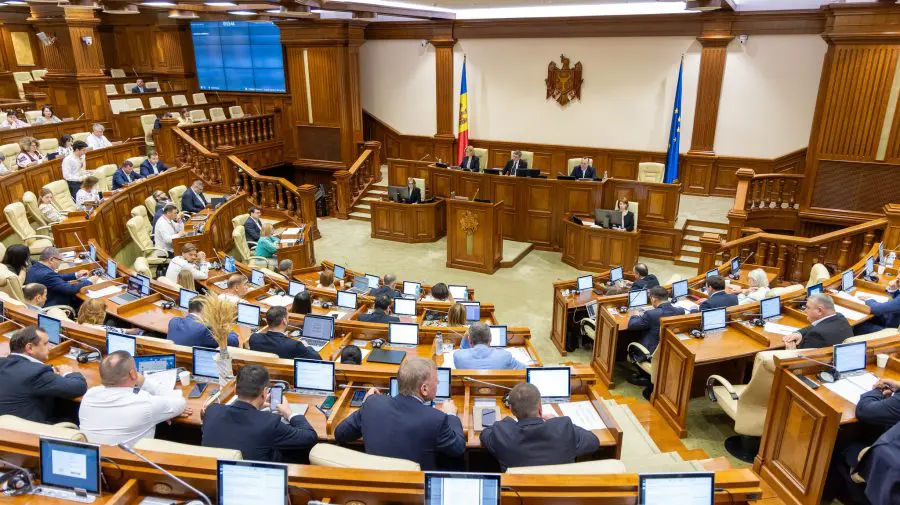 Parlamentul propune crearea unui Punct Focal Național Antifraudă pentru combaterea escrocheriilor.