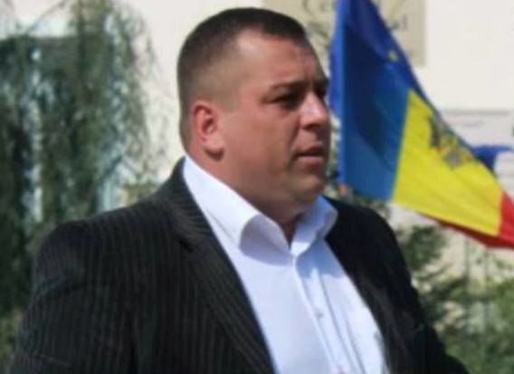 Быркэ поместили под домашний арест, а затем освободили под судебный контроль.