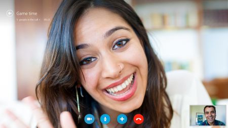 Skype revoluţionează modul în care comunici cu oamenii din întreaga lume şi lansează Skype Translator, programul ce traduce conversaţia în timp real.